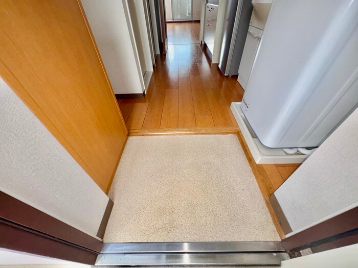 物件内観写真17　(玄関)