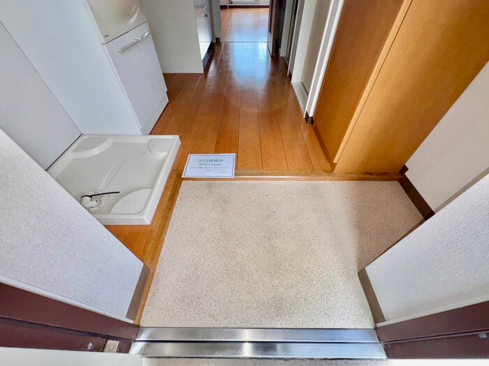 物件内観写真17　(玄関)