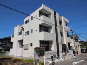 FAUSTA外観写真