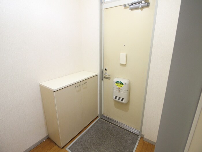 物件内観写真16　(玄関)