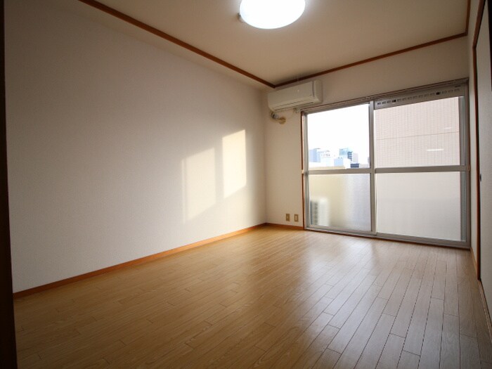 丸の内カジウラマンションの居室