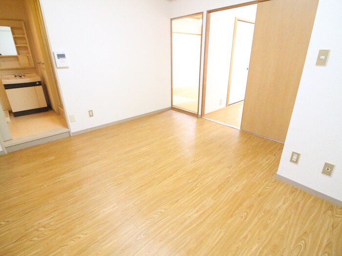 丸の内カジウラマンションの居室