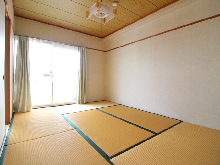 丸の内カジウラマンションの居室