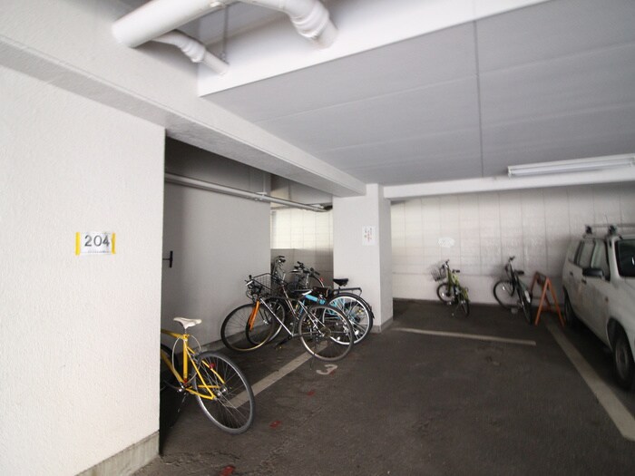 物件外観写真6　(駐輪場)