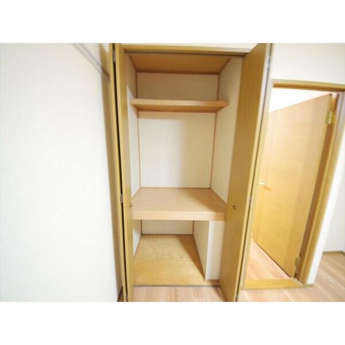 物件内観写真13　(収納)