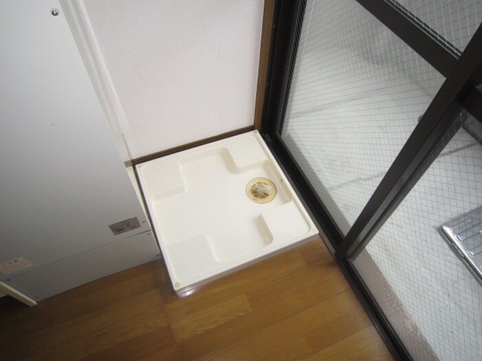 物件内観写真14　(洗濯機置場)