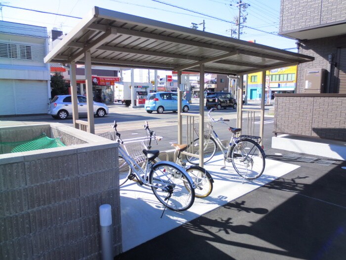 物件外観写真3　(駐輪場)