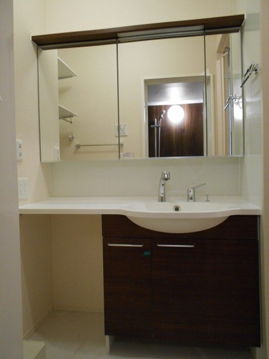 物件内観写真12　(洗面)