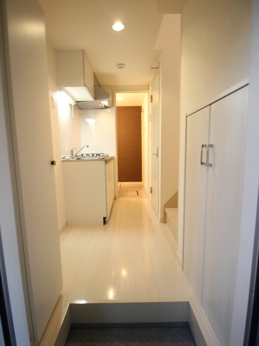 物件内観写真6　(玄関)