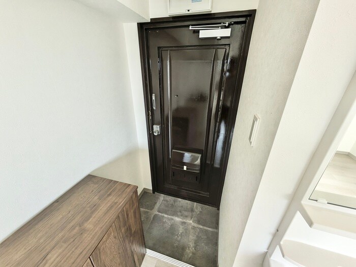 物件内観写真16　(玄関)