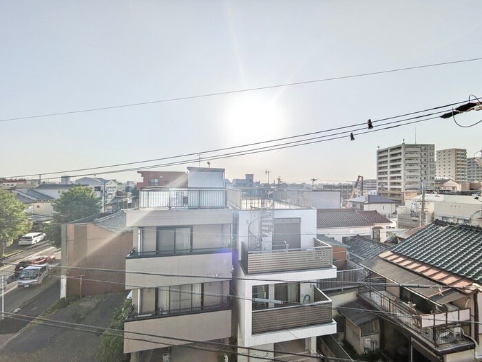 物件内観写真22　(室内からの展望)