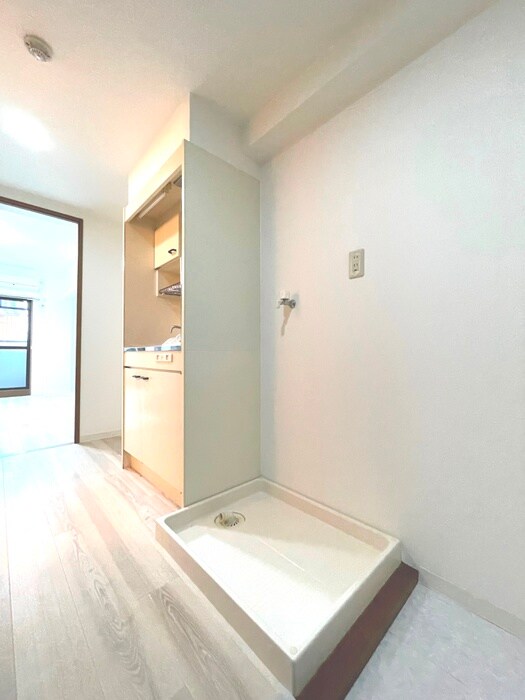 物件内観写真12　(洗濯機置場)