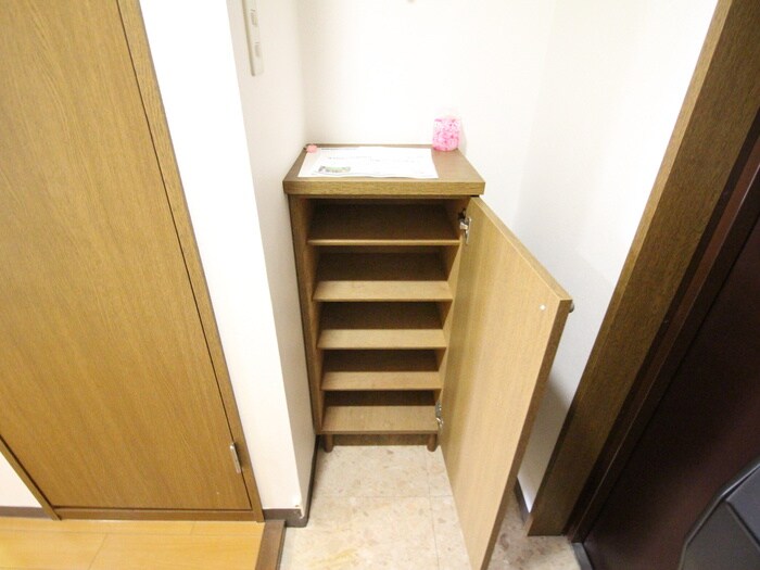 物件内観写真13　(靴箱)