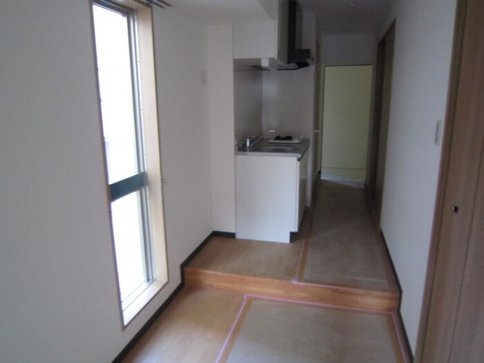 物件内観写真11　(廊下)