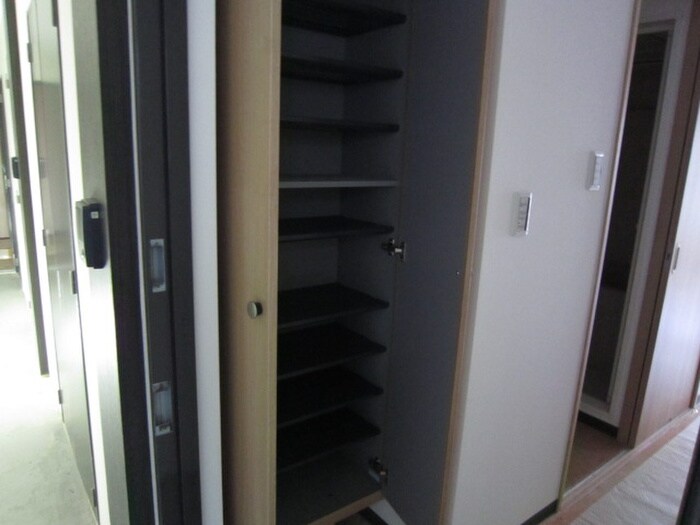 物件内観写真13　(靴箱)