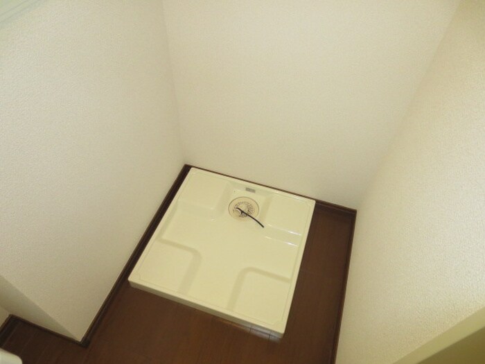 物件内観写真11　(洗濯機置場)