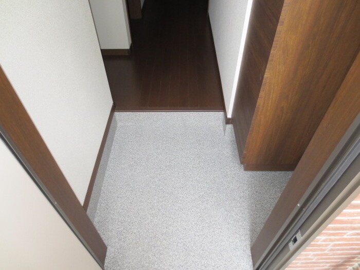 物件内観写真14　(玄関)