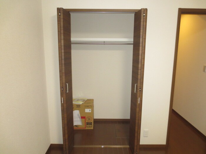 物件内観写真15　(収納)