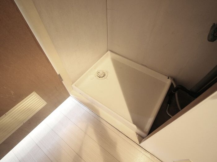 物件内観写真13　(洗濯機置場)