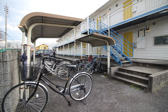 物件外観写真4　(駐輪場)