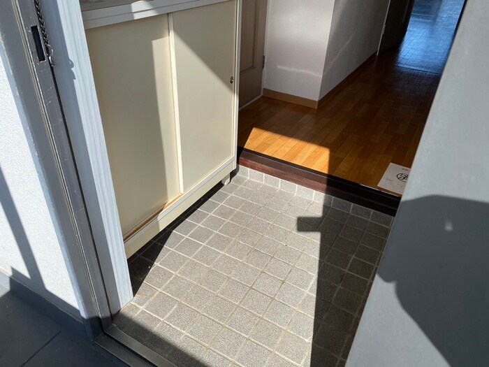 物件内観写真7　(玄関)