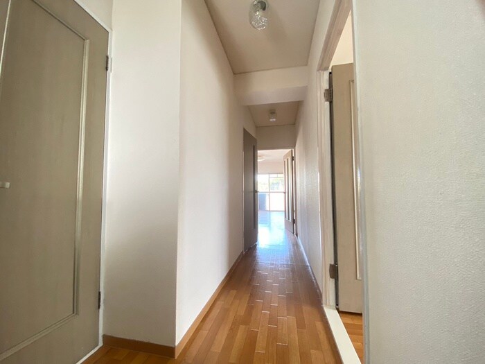 物件内観写真9　(廊下)