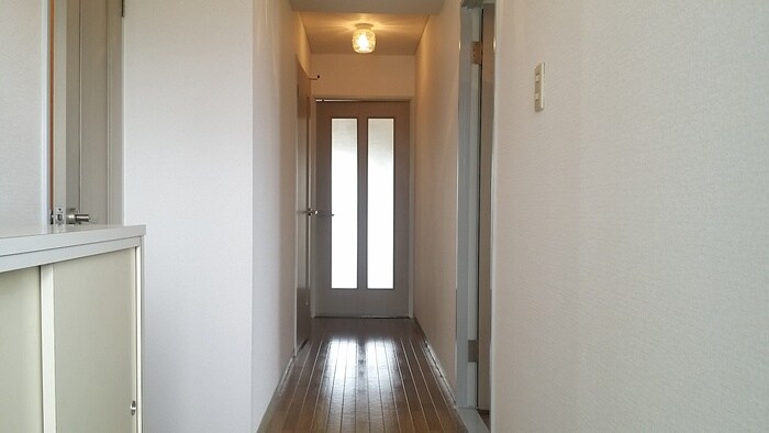 物件内観写真14　(玄関)