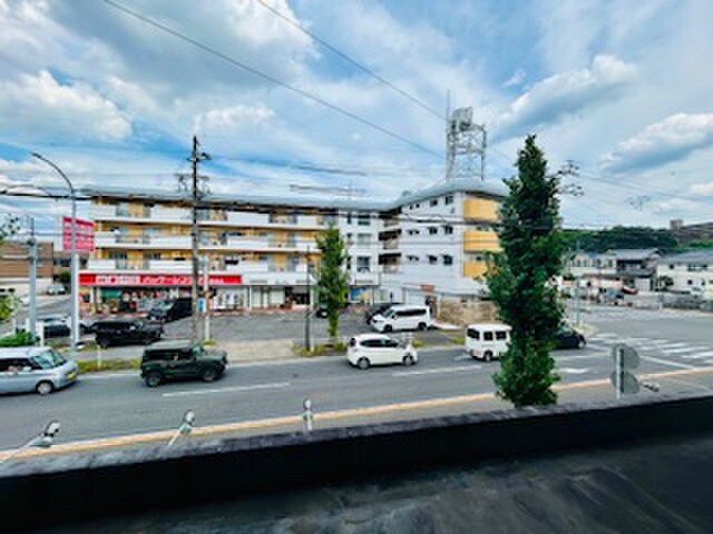 物件内観写真22　(室内からの展望)