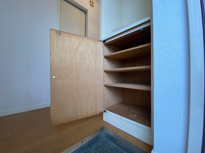 物件内観写真13　(靴箱)