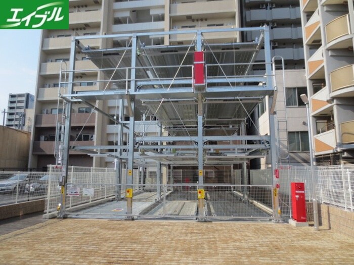 物件外観写真4　(駐車場)