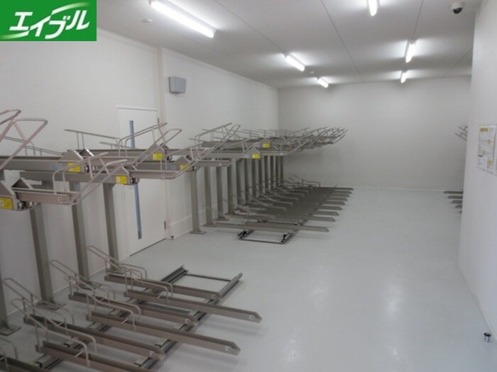 物件外観写真5　(駐輪場)