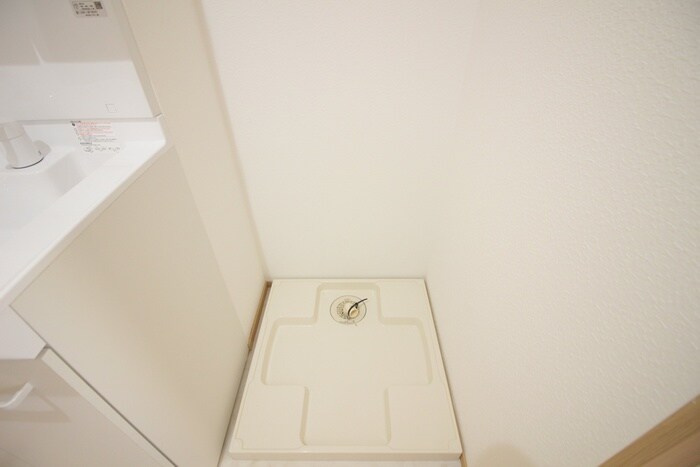 物件内観写真14　(洗濯機置場)