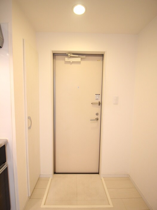 物件内観写真9　(玄関)