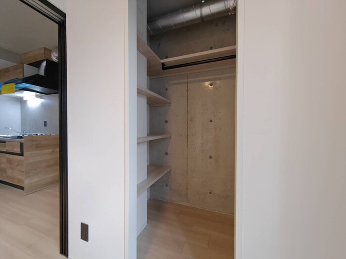 物件内観写真10　(室内からの展望)