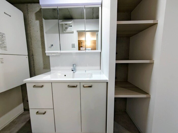 物件内観写真13　(洗面)