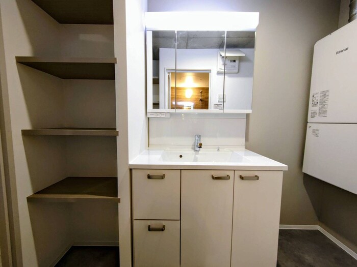 物件内観写真13　(洗面)