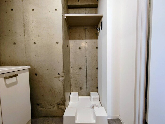 物件内観写真15　(洗濯機置場)