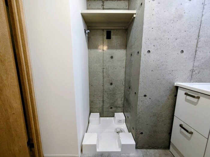 物件内観写真15　(洗濯機置場)