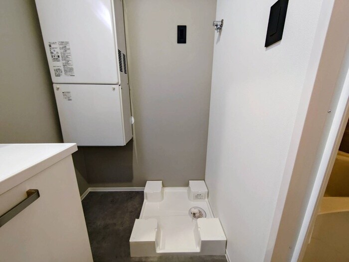 物件内観写真15　(洗濯機置場)