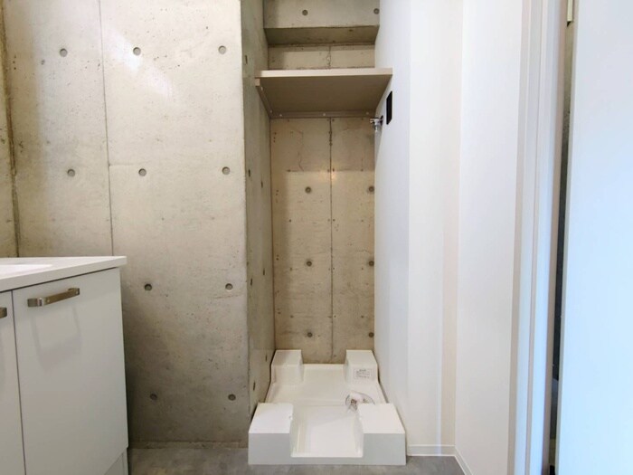 物件内観写真15　(洗濯機置場)