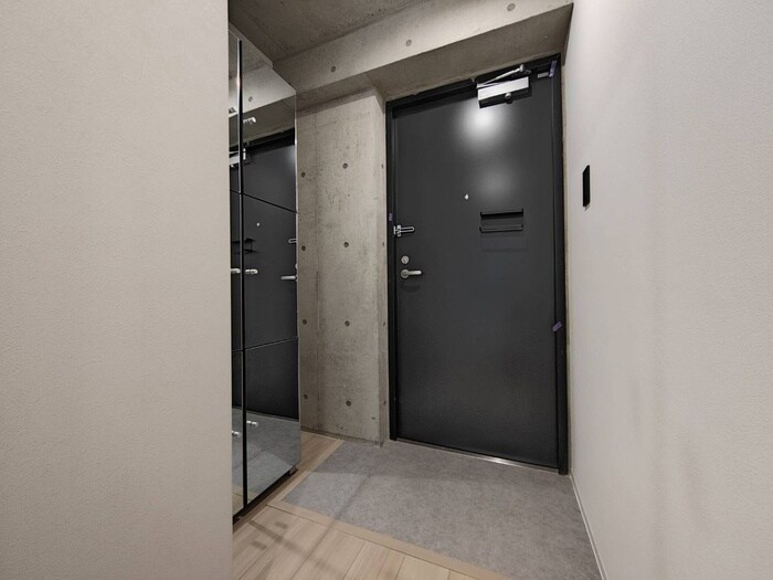 物件内観写真16　(玄関)