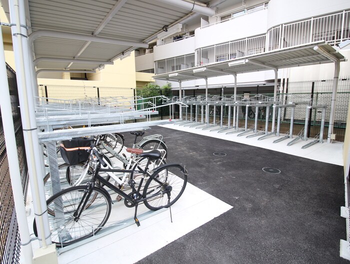 物件外観写真5　(駐輪場)