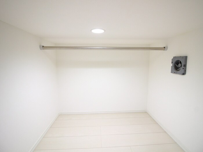 物件内観写真11　(収納)