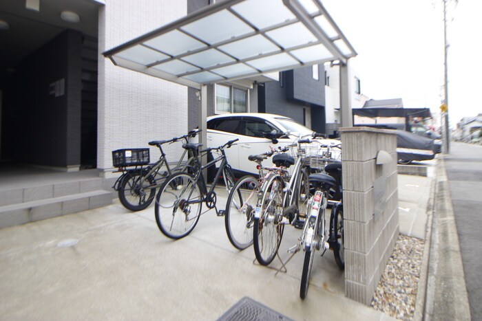 物件外観写真3　(駐輪場)