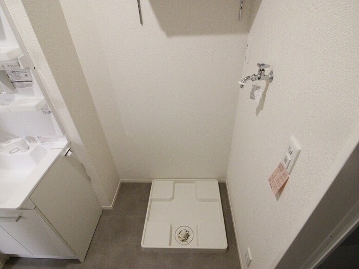 物件内観写真15　(洗濯機置場)