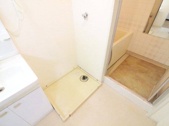 物件内観写真13　(洗濯機置場)