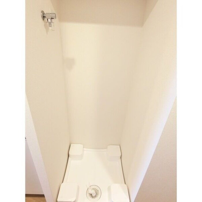 物件内観写真7　(洗濯機置場)