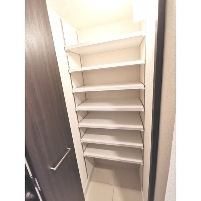 物件内観写真8　(靴箱)