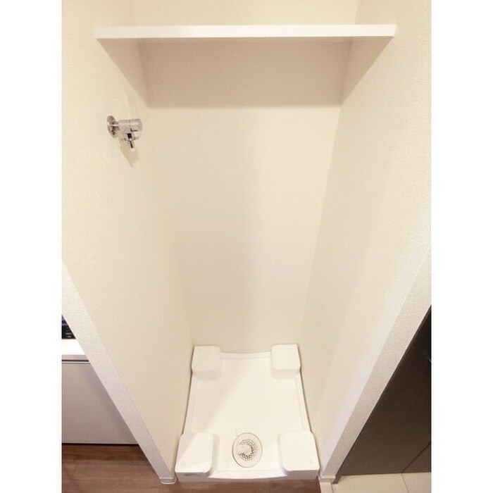 物件内観写真12　(洗濯機置場)