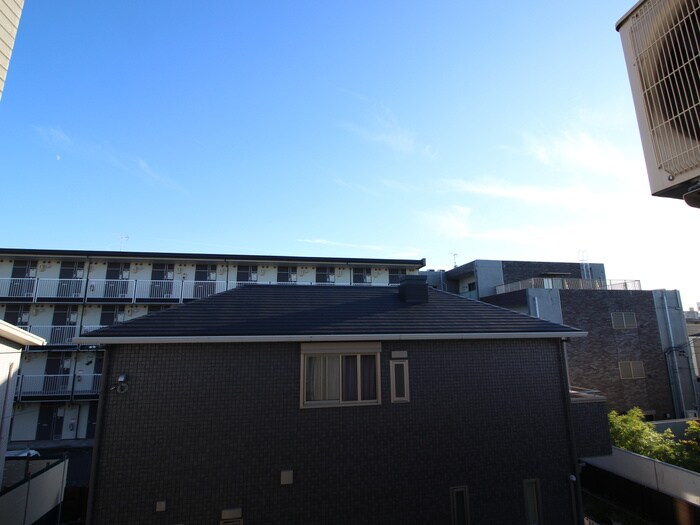 物件内観写真16　(室内からの展望)